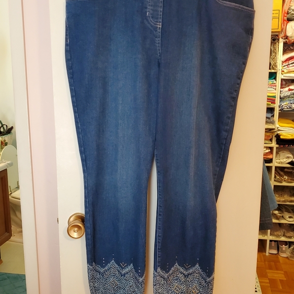 Jeans - Picture 2 of 3